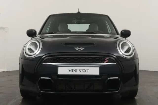 MINI Cabrio (2023) thumbnail 6