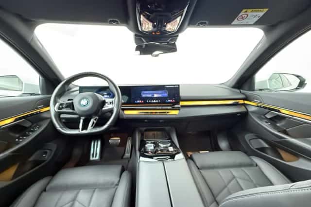 BMW i5 (2024) thumbnail 5