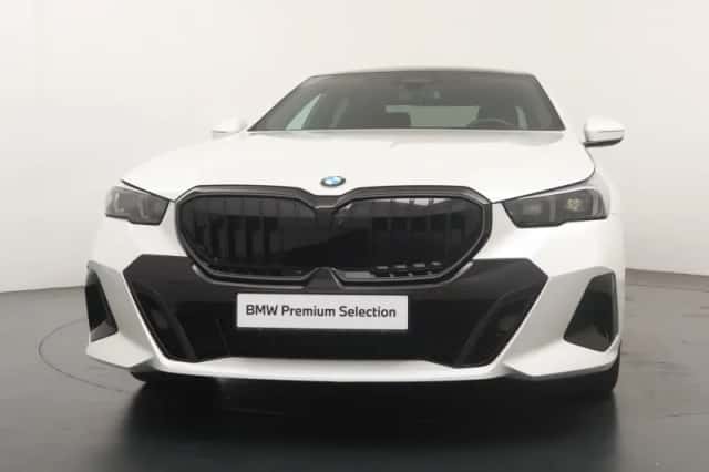 BMW i5 (2024) thumbnail 6