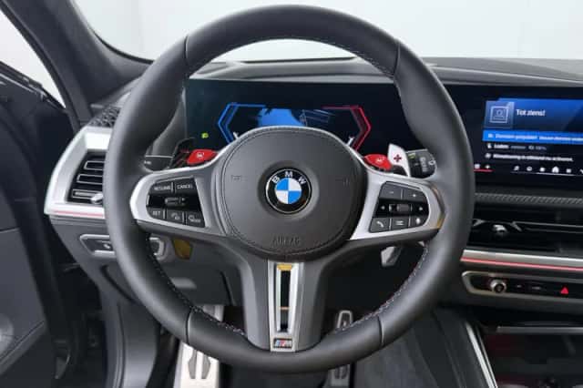 BMW XM (2026) thumbnail 2