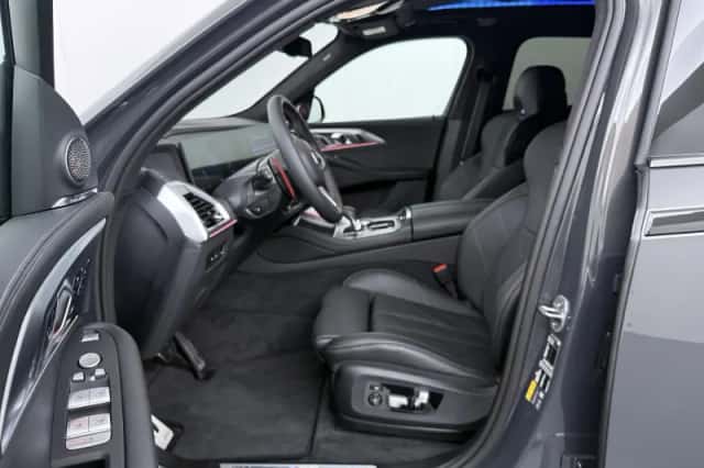 BMW XM (2026) thumbnail 4