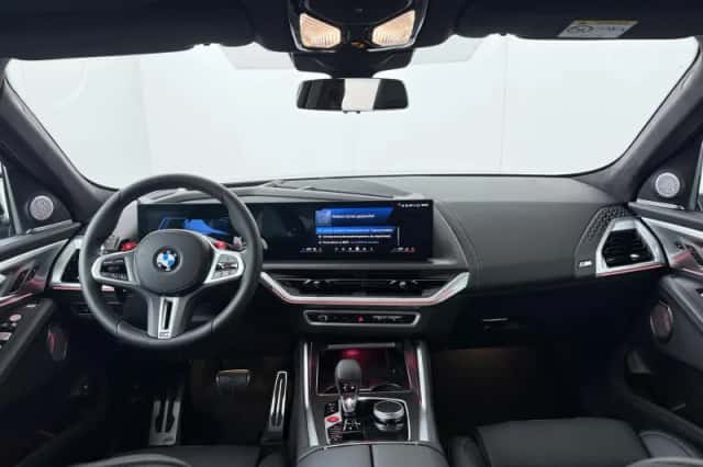 BMW XM (2026) thumbnail 5