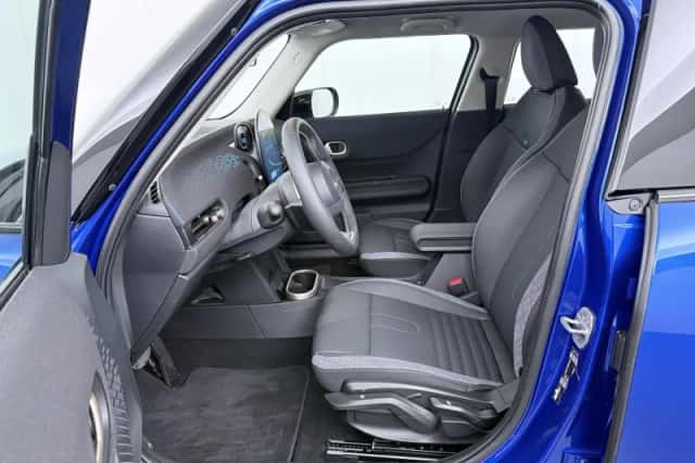 MINI Cooper (2025) thumbnail 4