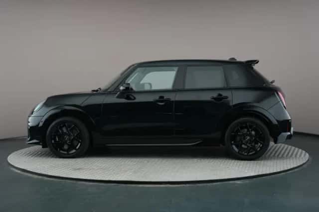 MINI Cooper S (2025) thumbnail 5