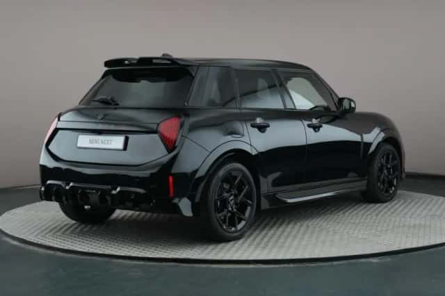 MINI Cooper S (2025) thumbnail 6