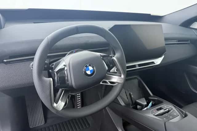 BMW iX3 (2026) thumbnail 2