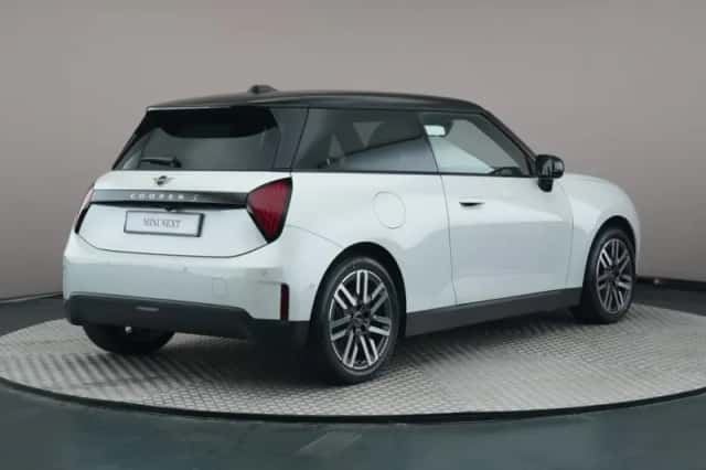 MINI Mini Electric (2026) thumbnail 2