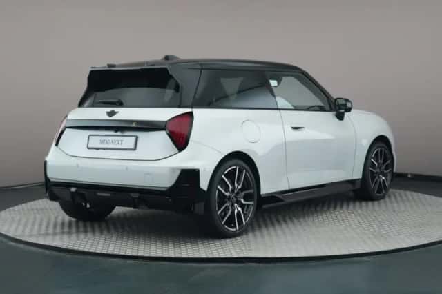 MINI John Cooper Works (2026) thumbnail 2