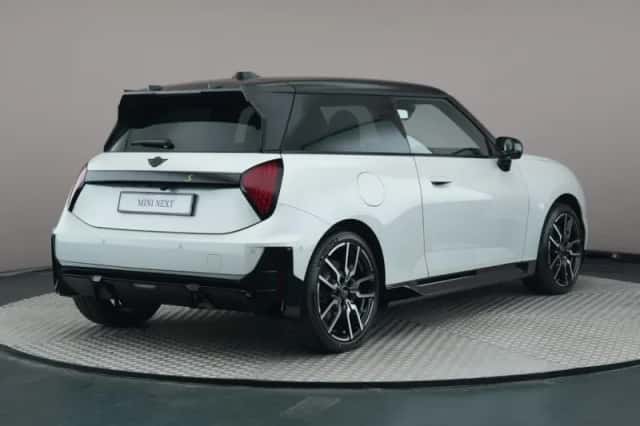 MINI John Cooper Works (2026) thumbnail 2