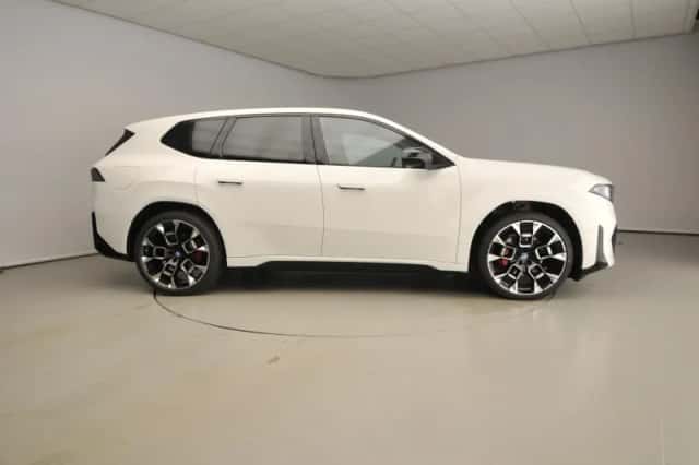 BMW iX3 (2026) thumbnail 4