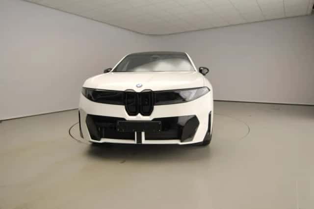 BMW iX3 (2026) thumbnail 5