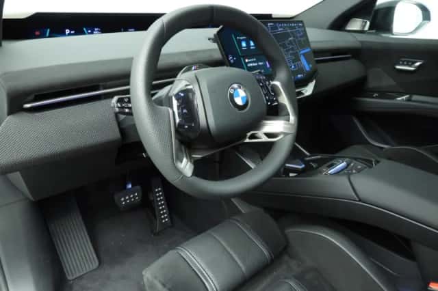 BMW iX3 (2026) thumbnail 6