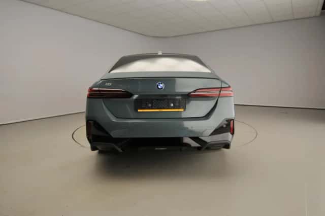 BMW i5 (2026) thumbnail 5
