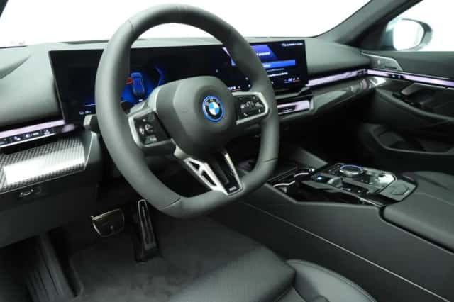 BMW i5 (2026) thumbnail 6