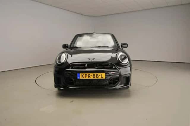 MINI Cabrio (2026) thumbnail 4