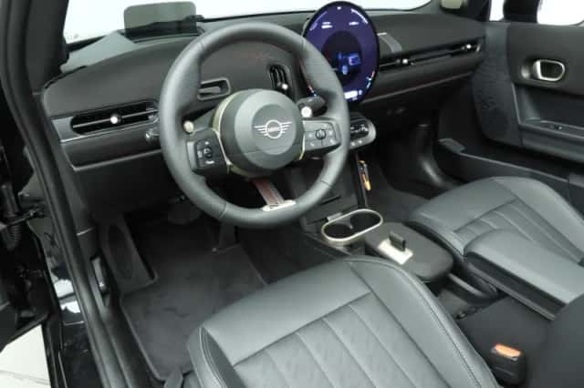 MINI Cabrio (2026) thumbnail 6