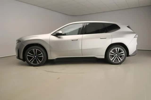 BMW iX3 (2026) thumbnail 3