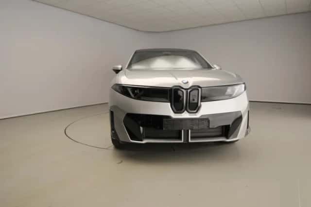 BMW iX3 (2026) thumbnail 4