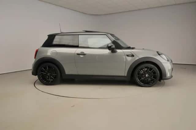 MINI Cooper (2022) thumbnail 4