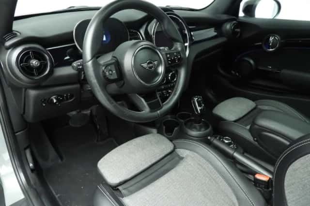MINI Cooper (2022) thumbnail 6