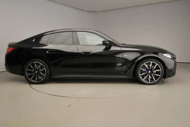 BMW i4 (2025) thumbnail 4
