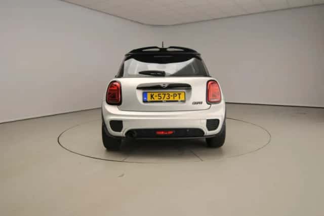 MINI Cooper (2021) thumbnail 3