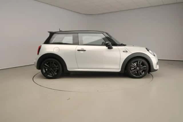 MINI Cooper (2021) thumbnail 4
