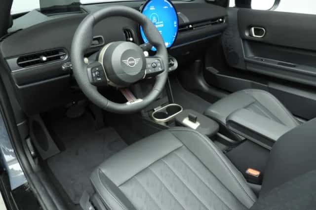MINI Cabrio (2026) thumbnail 6