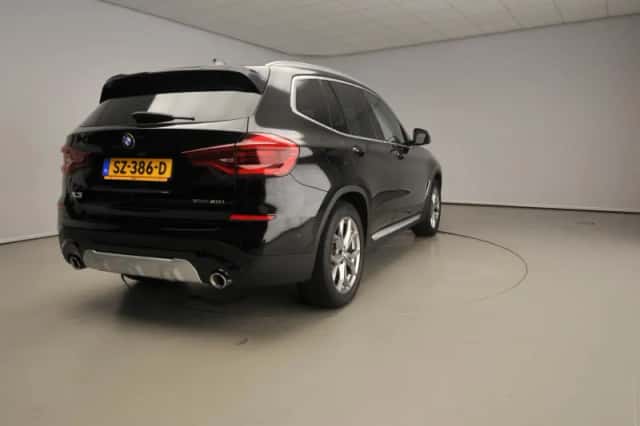 BMW X3 (2018) thumbnail 3