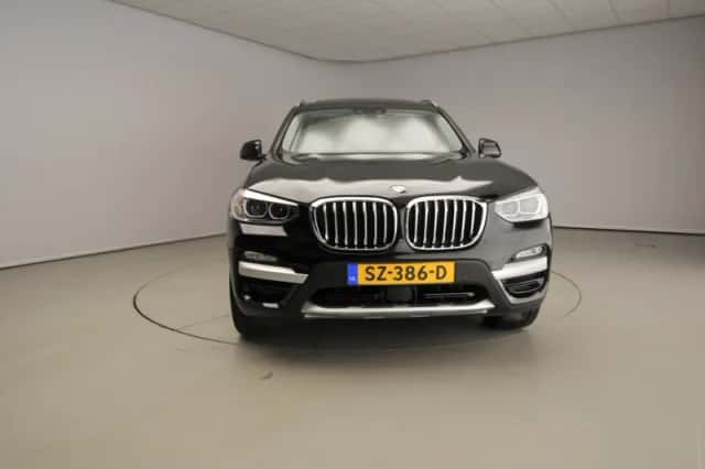 BMW X3 (2018) thumbnail 4
