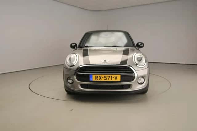 MINI Cooper (2018) thumbnail 4