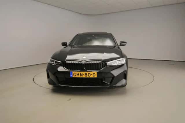 BMW 3-Serie (2024) thumbnail 4