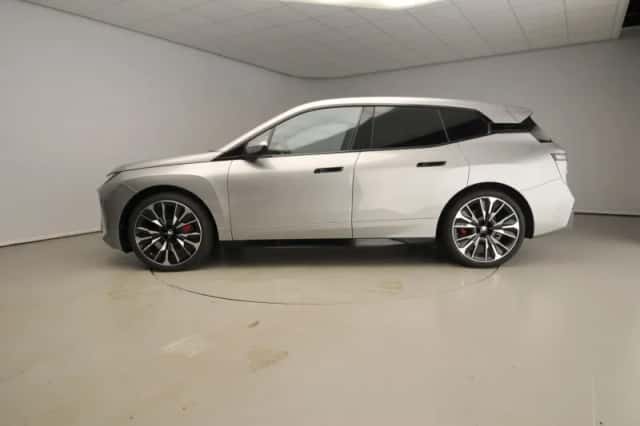 BMW iX (2026) thumbnail 2