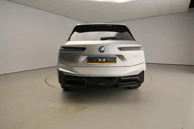 BMW iX (2026) thumbnail 3