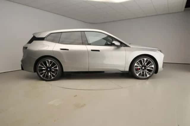 BMW iX (2026) thumbnail 4