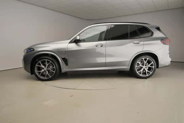 BMW X5 (2026) thumbnail 2