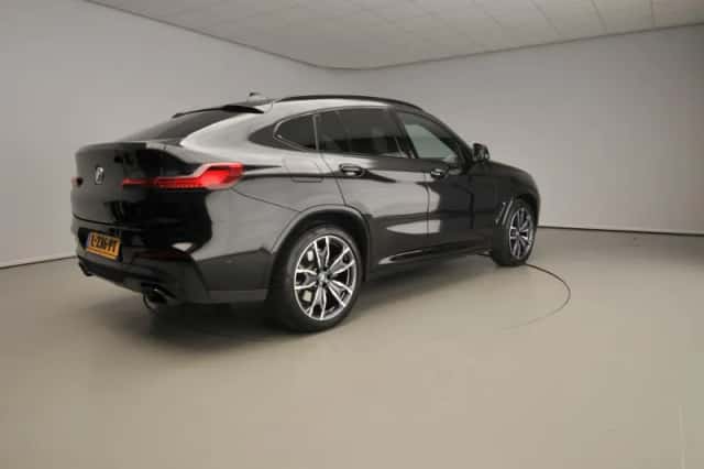 BMW X4 (2020) thumbnail 2