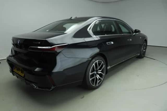 BMW 7-Serie (2024) thumbnail 2