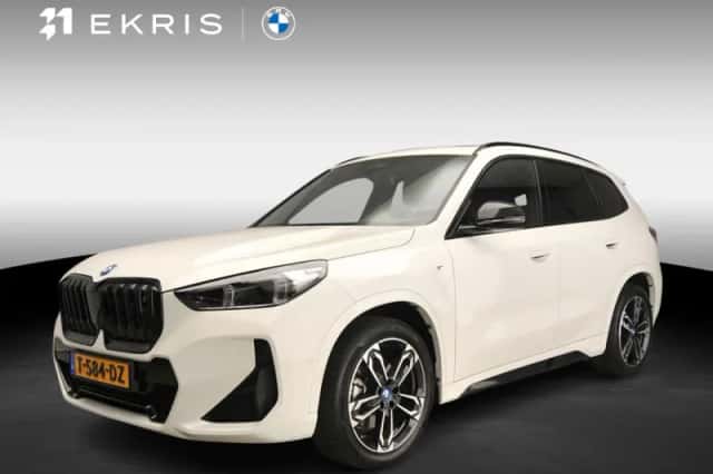 BMW iX1 (2023) thumbnail 1