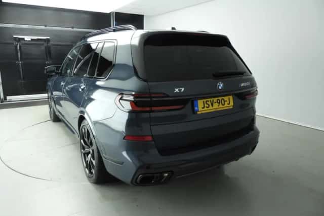 BMW X7 (2026) thumbnail 2