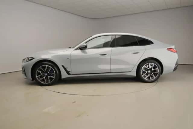 BMW i4 (2025) thumbnail 2