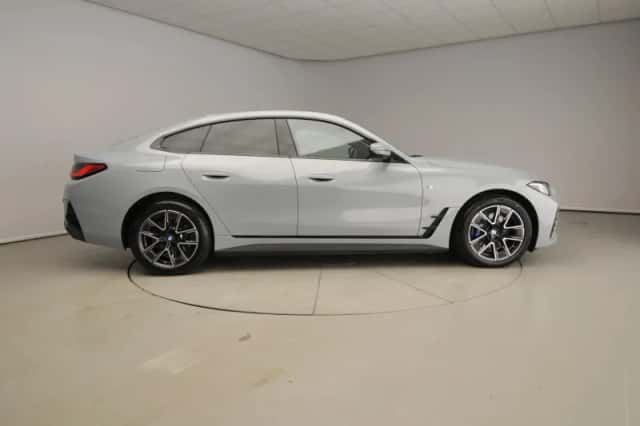 BMW i4 (2025) thumbnail 4