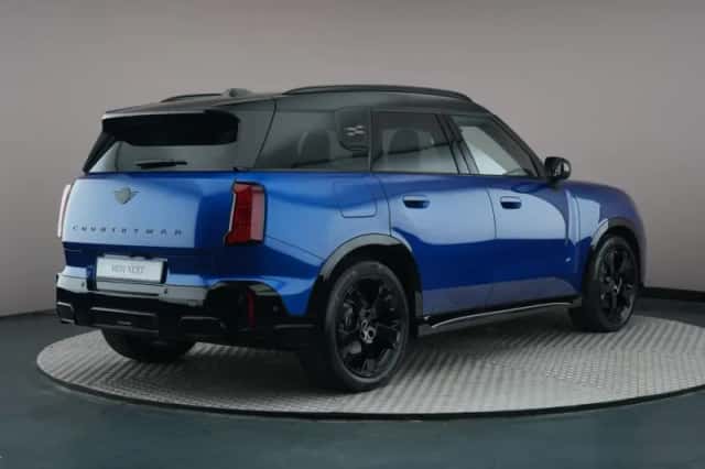 MINI Countryman (2025) thumbnail 2