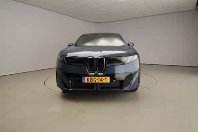 BMW iX3 (2026) thumbnail 5