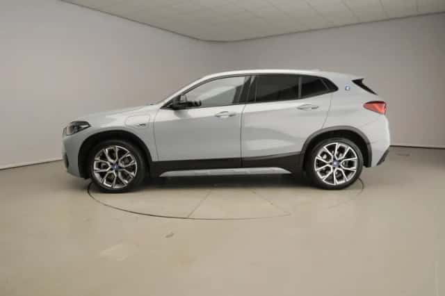 BMW X2 (2022) thumbnail 2