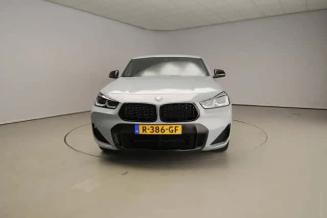 BMW X2 (2022) thumbnail 5