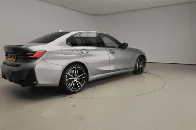 BMW 3-Serie (2024) thumbnail 2
