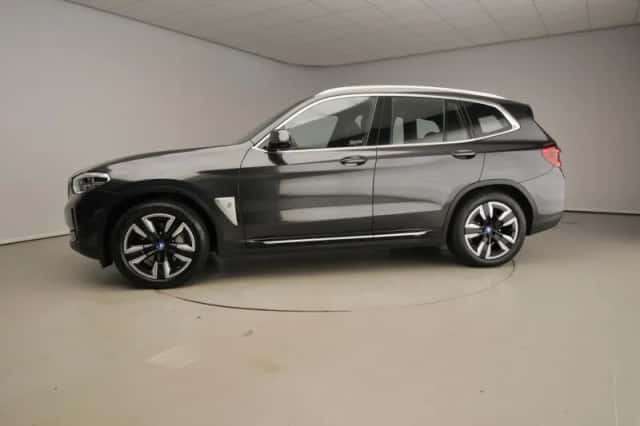 BMW iX3 (2021) thumbnail 2