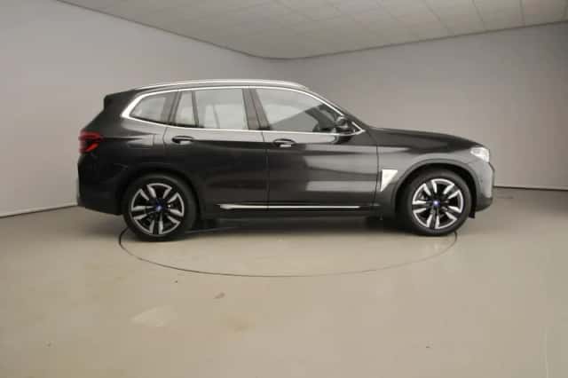 BMW iX3 (2021) thumbnail 4