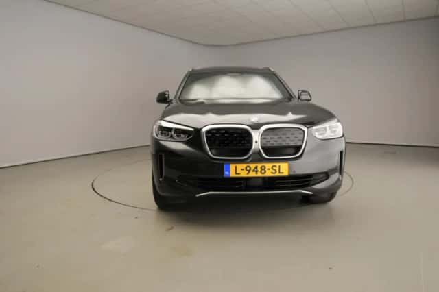 BMW iX3 (2021) thumbnail 5